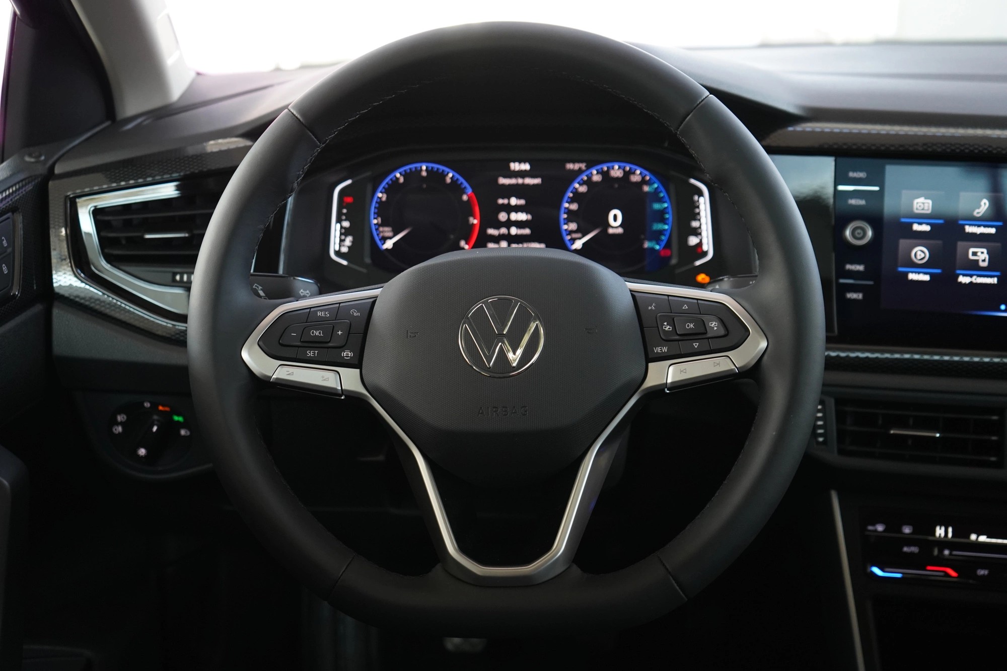 2023 Volkswagen POLO 1.0 L TSI LIFE