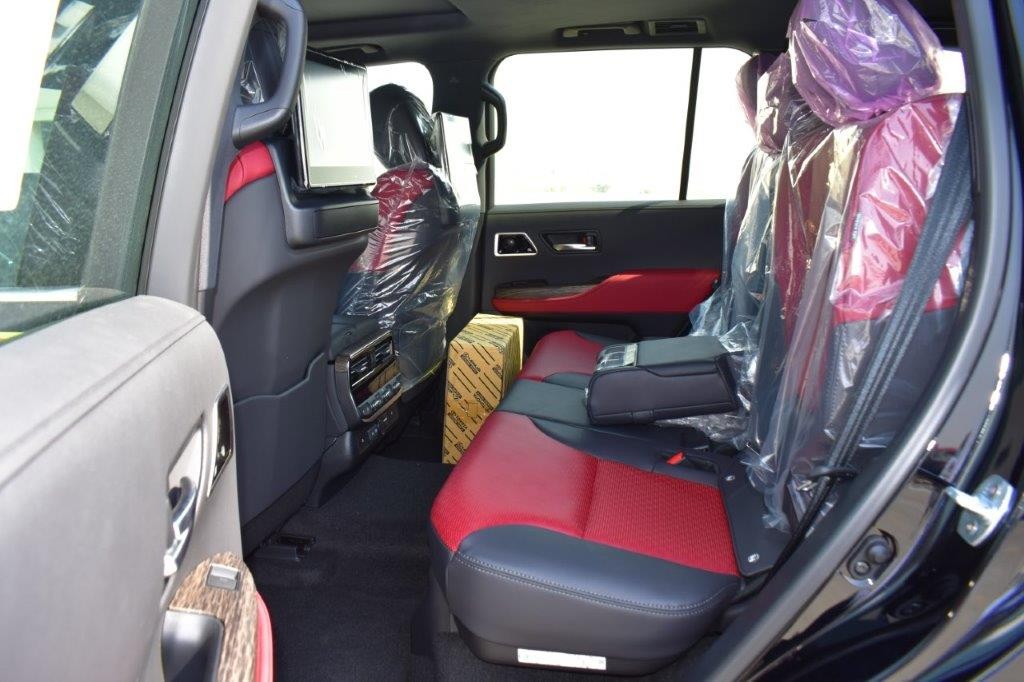 2023 Toyota LAND CRUISER 300 3.3 L V6 BI-TURBO DIESEL 4WD VX