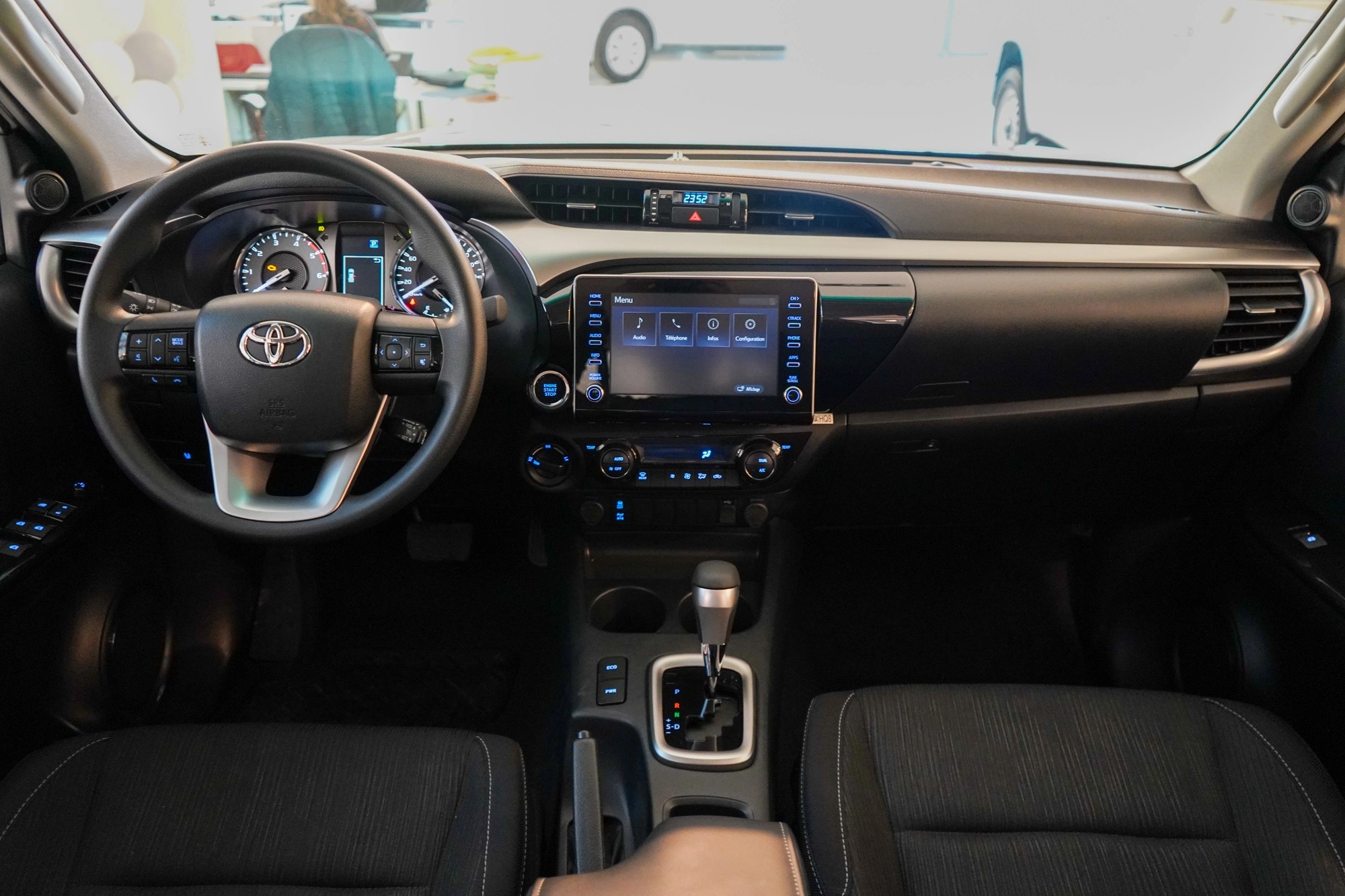 2023 Toyota-4 HILUX 2.4 L DIESEL DD 4X4 BVA DOUBLE CABINE