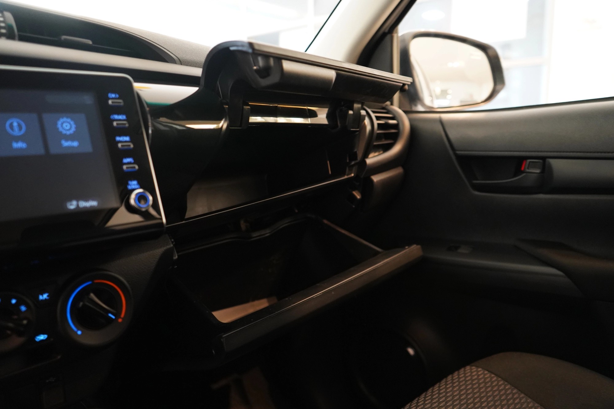 2023 Toyota HILUX 2.4 L DIESEL D-4D 4X4 DOUBLE CABINE