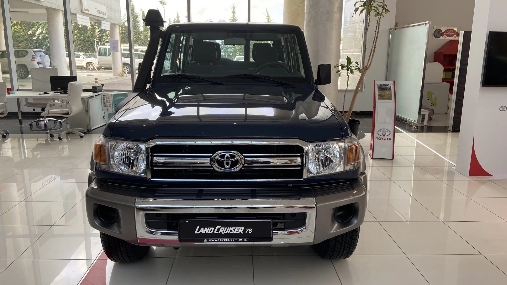 2023 Toyota LAND CRUISER 76