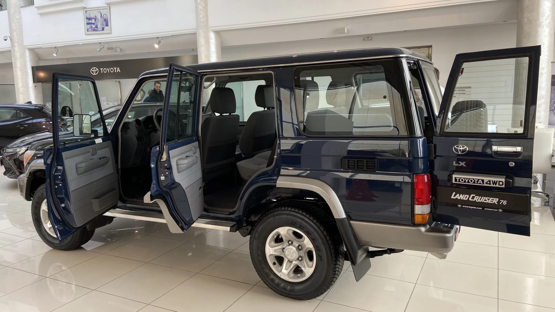 2023 Toyota LAND CRUISER 76