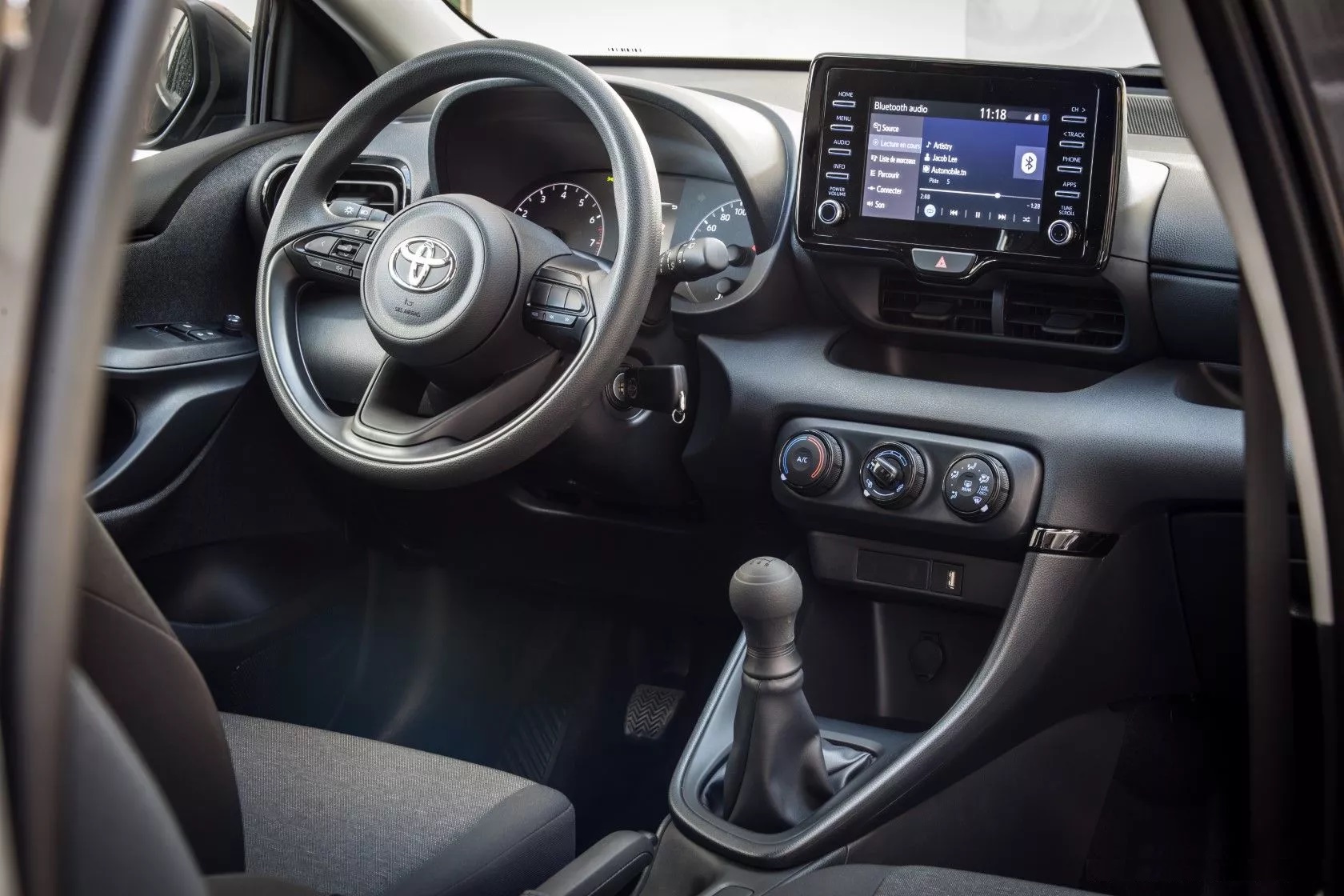 2023 Toyota YARIS 1.0 L VVTI FRANCE