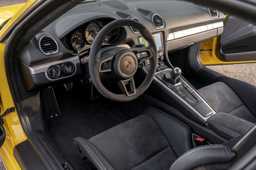 2024 Porsche 718 Cayman GT4