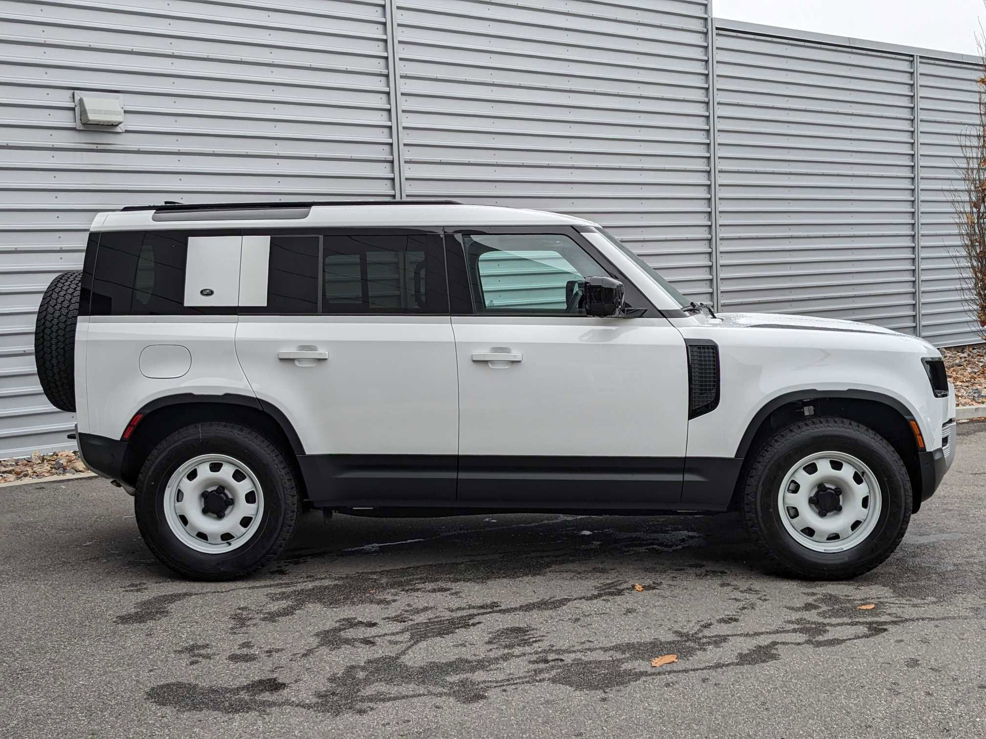 2024 Land Rover DEFENDER 110 2.0 L P300 S