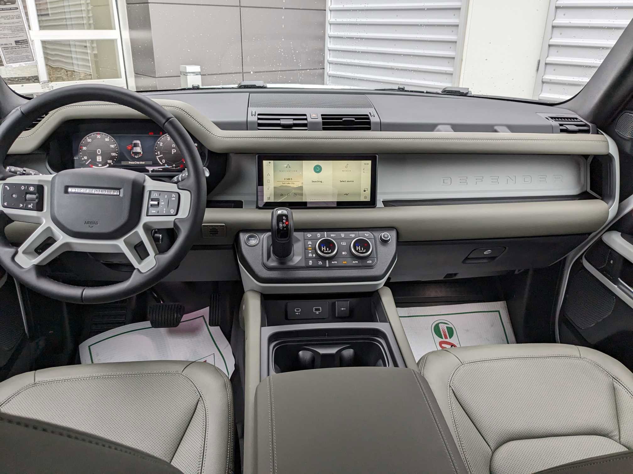 2024 Land Rover DEFENDER 110 2.0 L P300 S