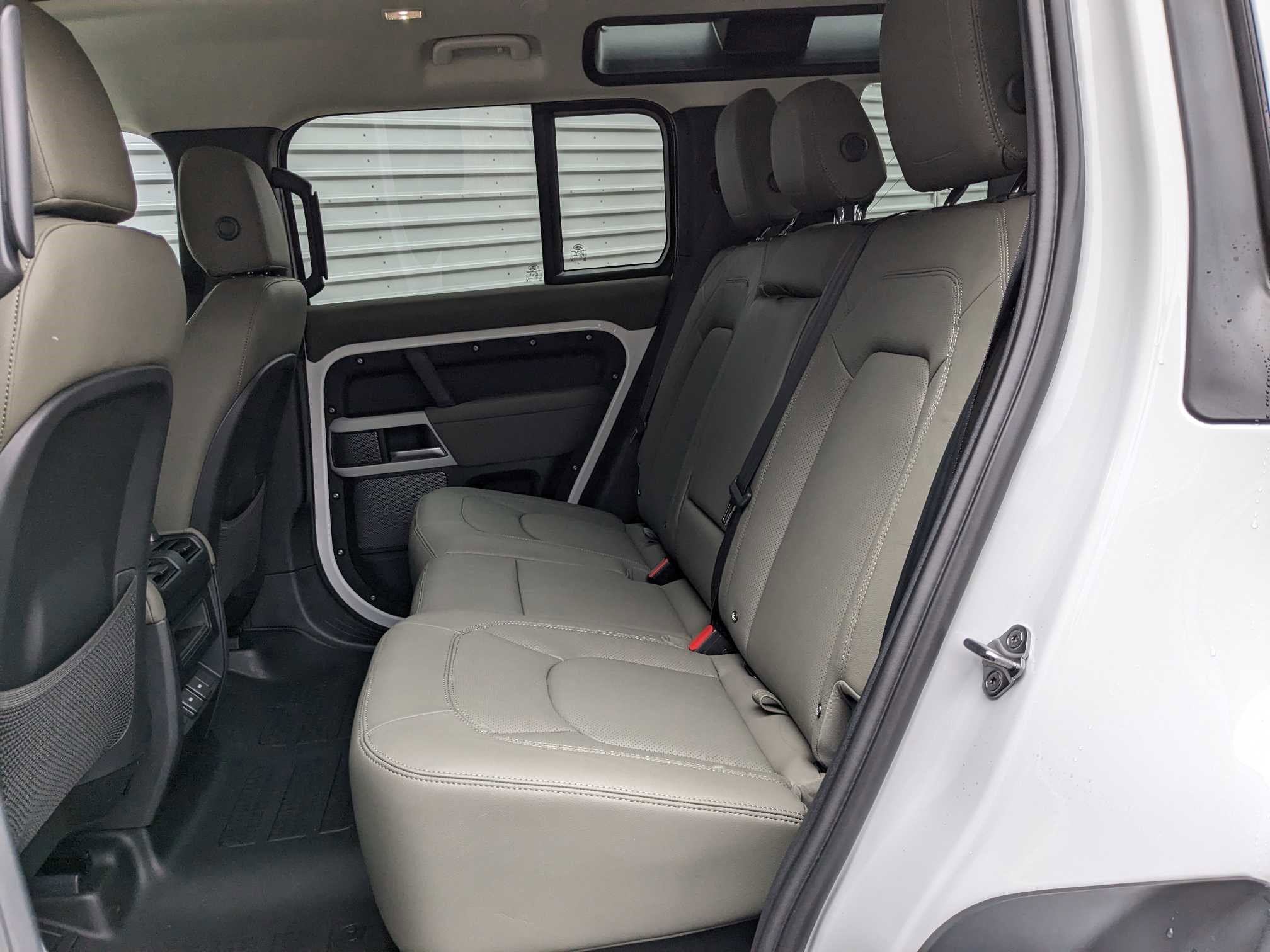 2024 Land Rover DEFENDER 110 2.0 L P300 S