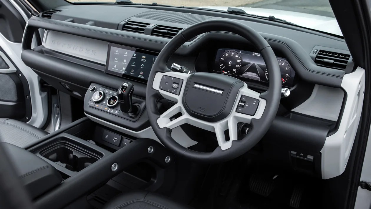 2023 Land Rover DEFENDER 90 2.0 L P300 SE