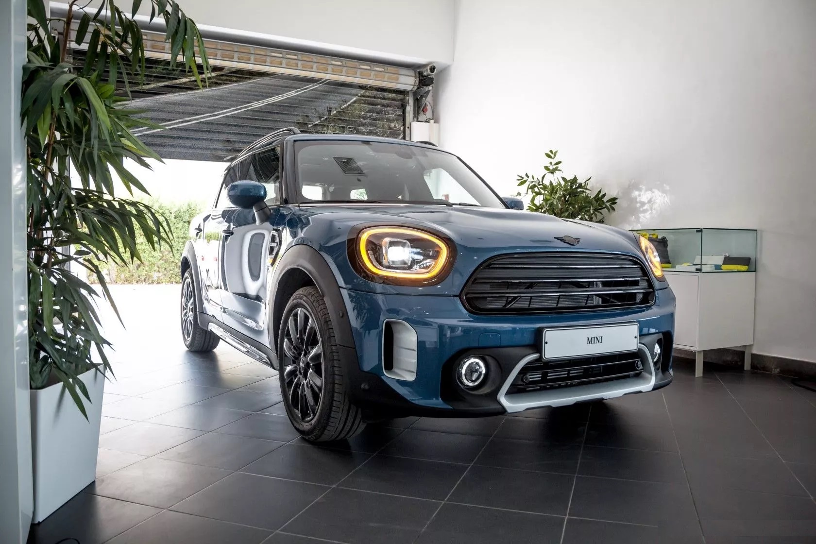 2024 Mini COUNTRYMAN ONE PACK FUNNY