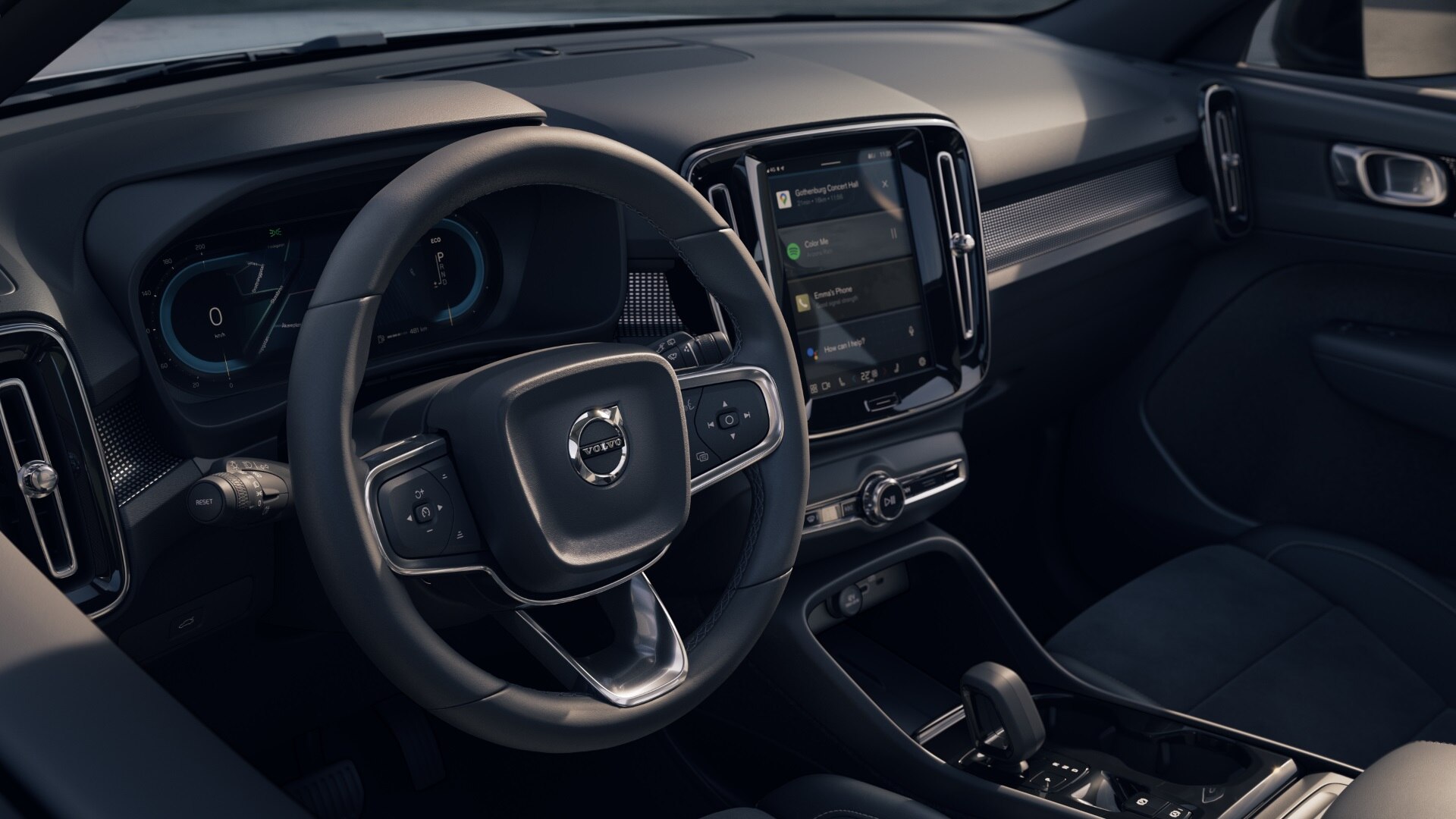 2024 Volvo XC40 Plus B3 Dark Theme