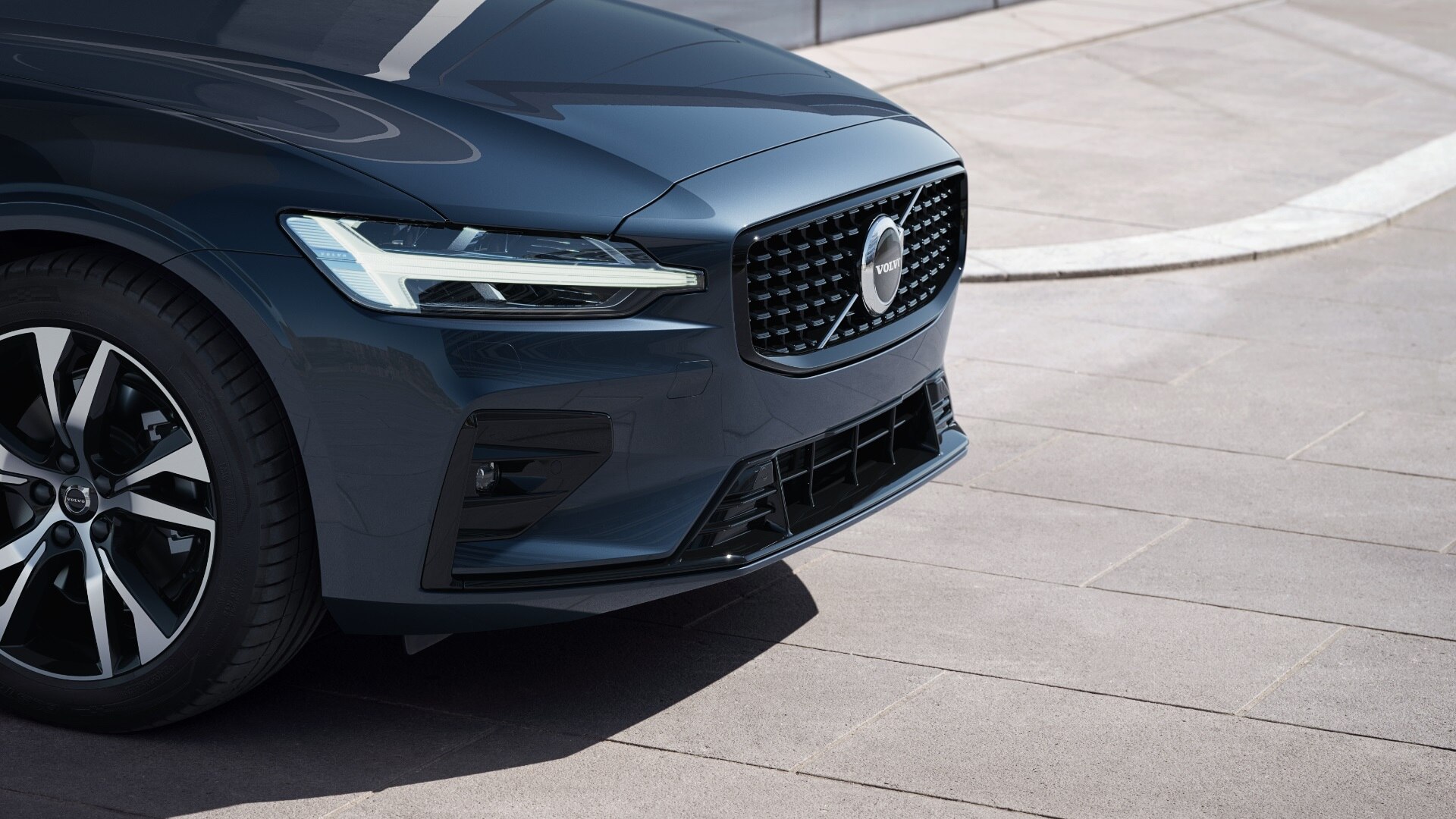 2024 Volvo S60 Ultimate B4