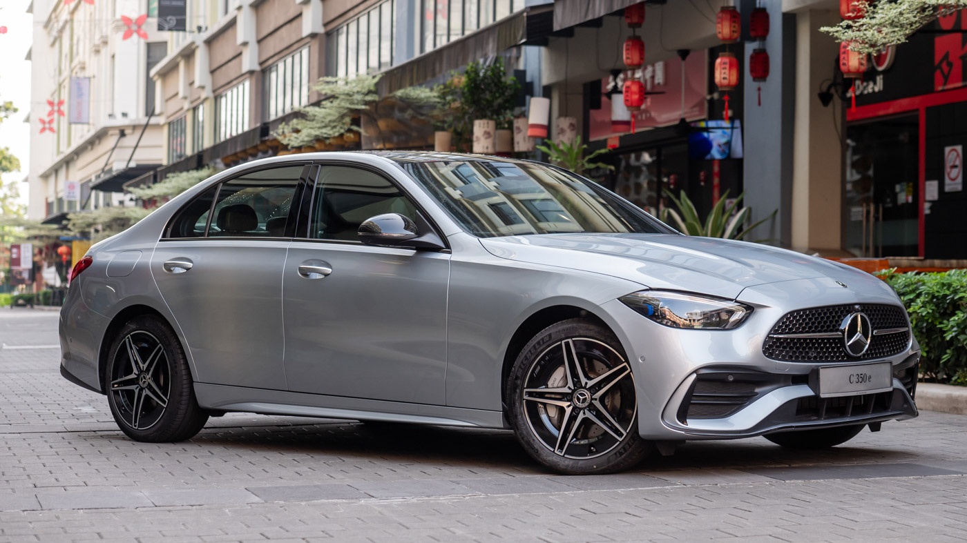 2025 Mercedes-Benz CLASSE C PLUG-IN HYBRIDE 350E AMG +