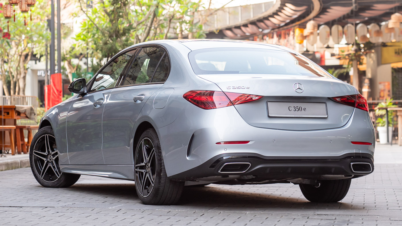 2025 Mercedes-Benz CLASSE C PLUG-IN HYBRIDE 350E AMG +