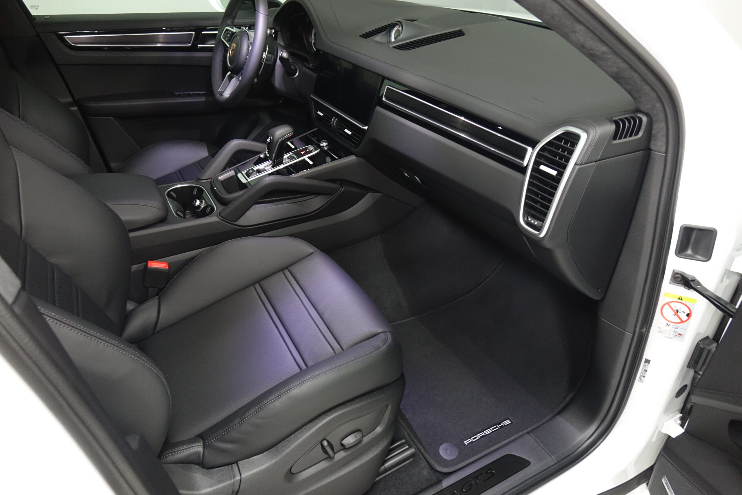 2024 Porsche Cayenne GTS Coupé