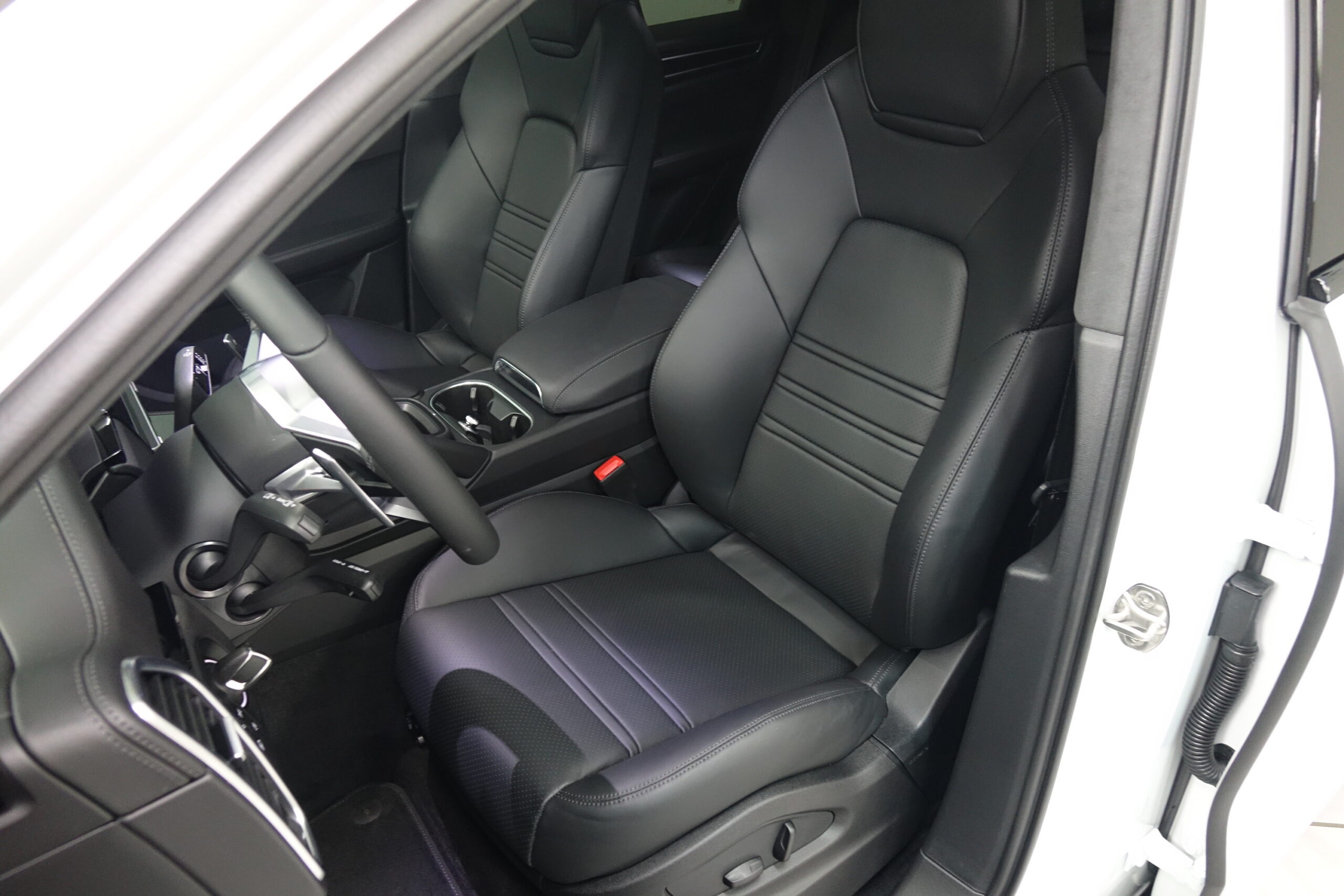 2024 Porsche Cayenne GTS Coupé