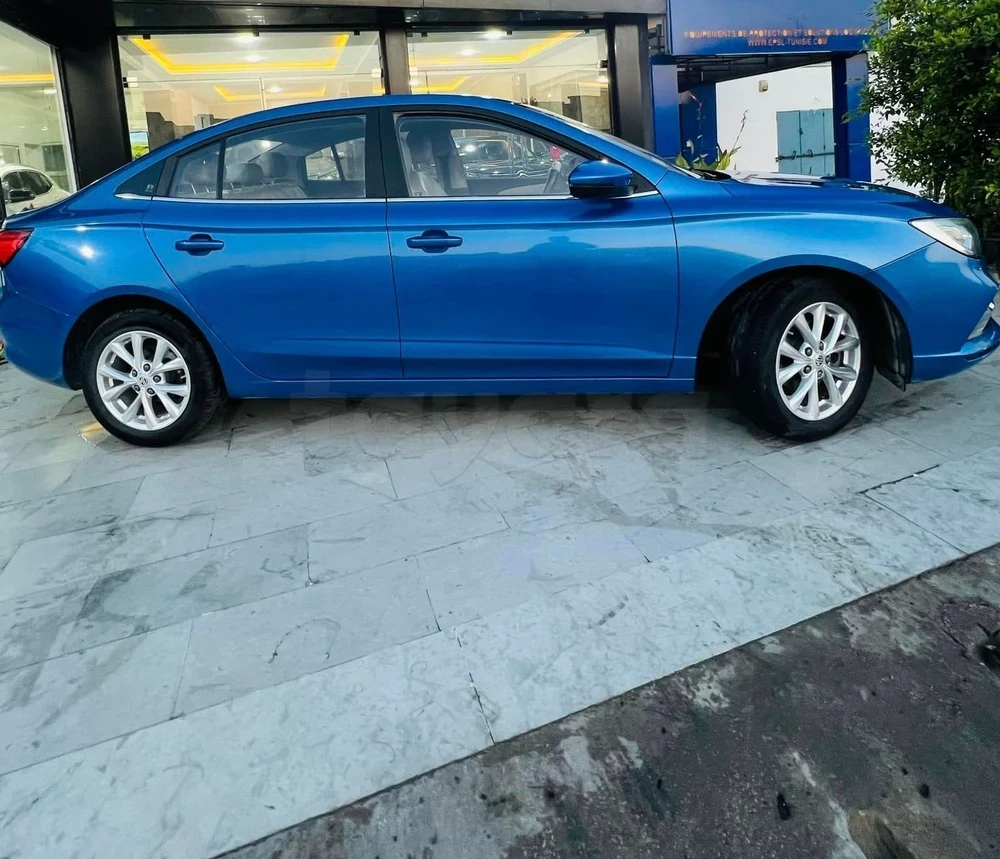 2022  MG  5
