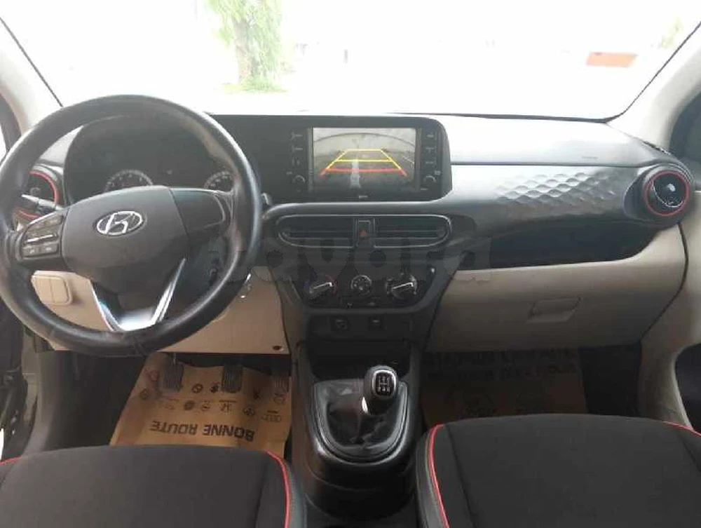 2022  Hyundai  Grand i10