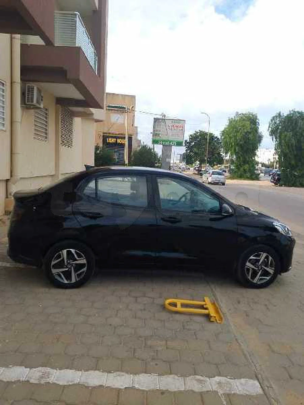 2022  Hyundai  Grand i10