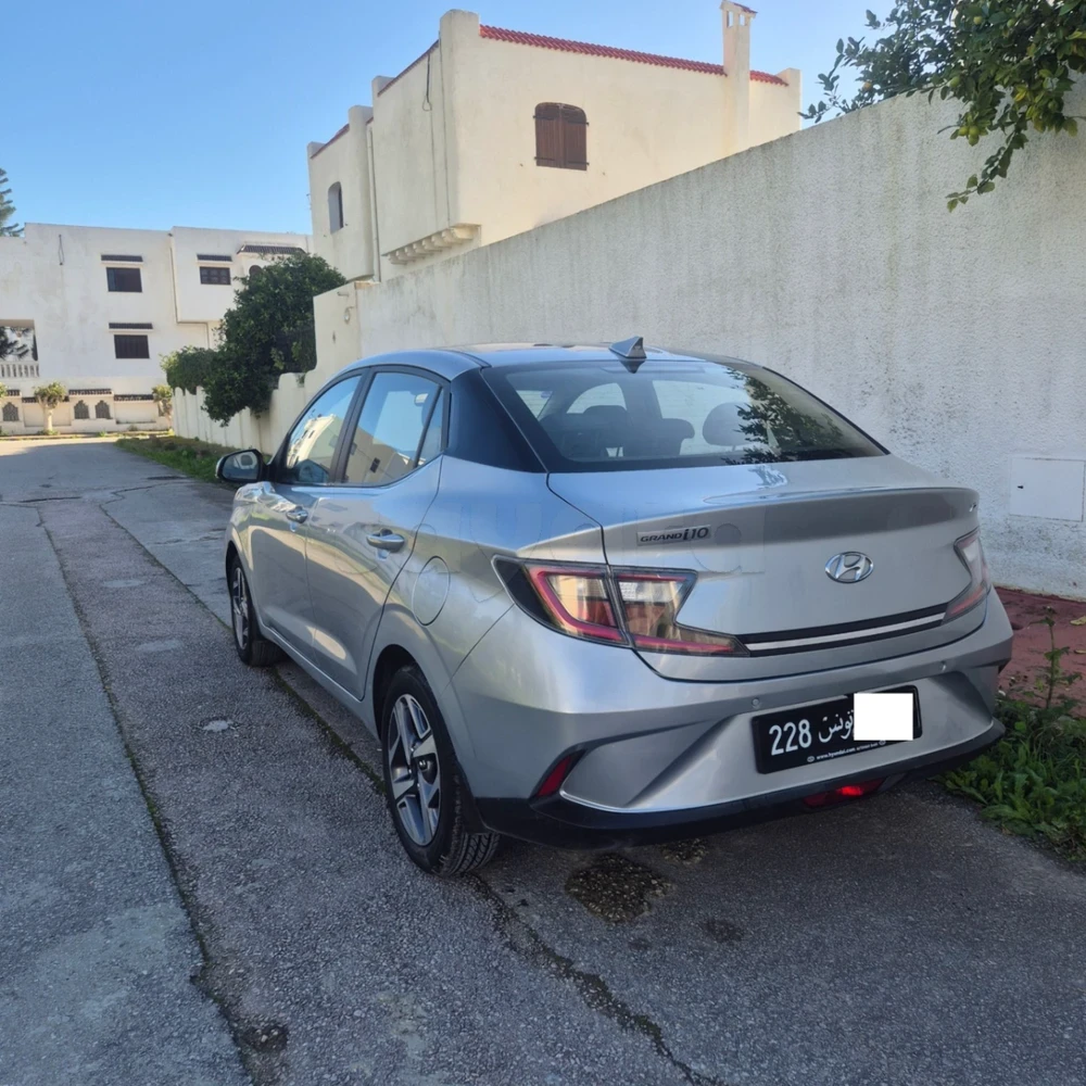 2022  Hyundai  Grand i10