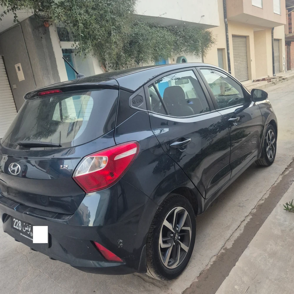 2022  Hyundai  Grand i10