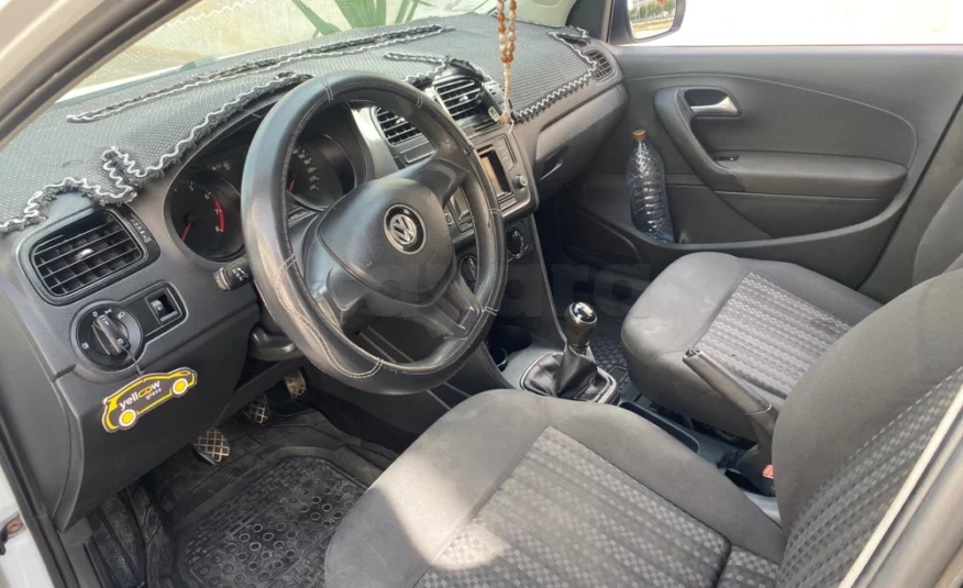 2016  Volkswagen  Polo