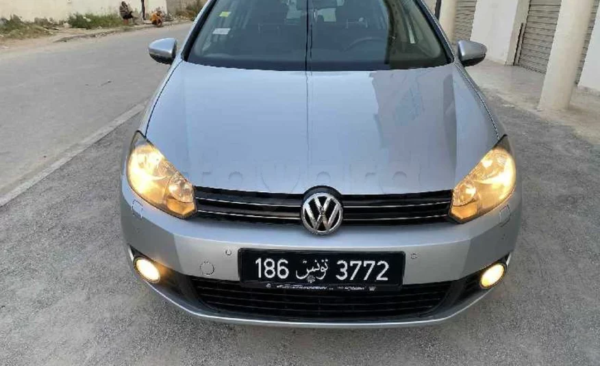 2011  Volkswagen  Golf 8
