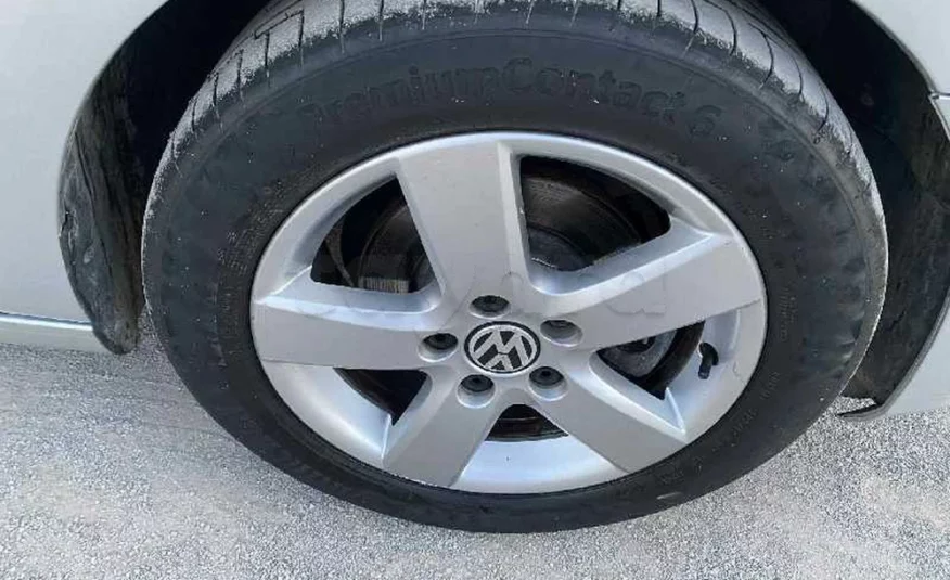 2011  Volkswagen  Golf 8
