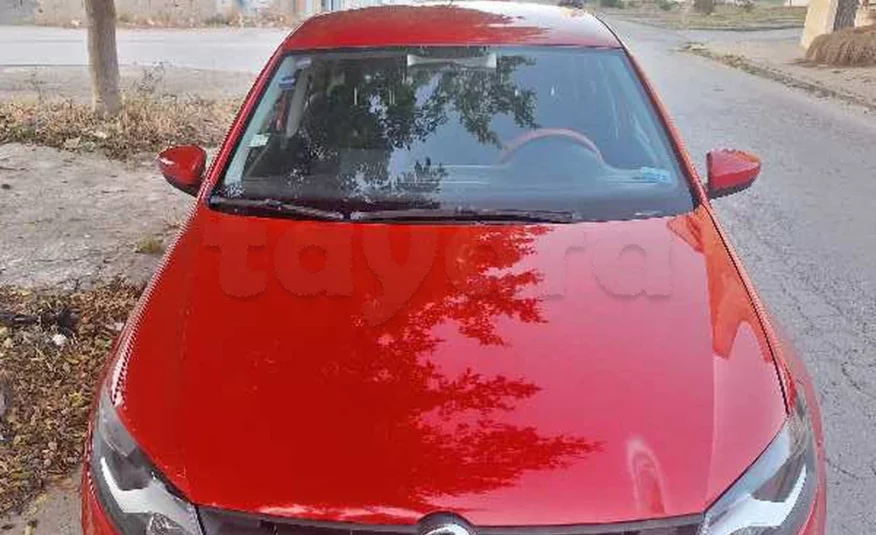 2013  Volkswagen  Polo